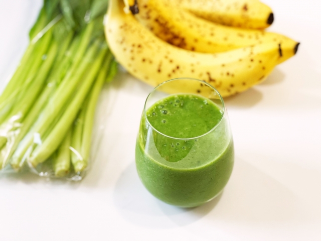 小松菜とバナナのスムージー