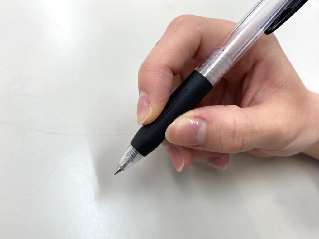 ペン　持ち方　正しい