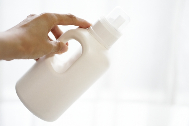 油汚れ　落とし方　液体洗剤