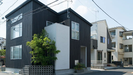 中古住宅 植木の剪定が必要