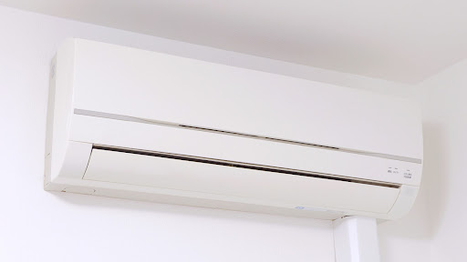 部屋に設置されているエアコン