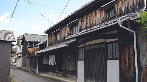 町にある古民家　空き家