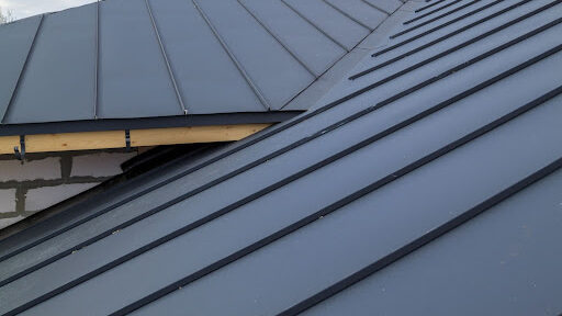 一軒家のガルバリウム屋根