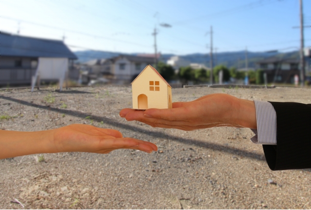 家の土地を更地にして活用するメリット・デメリット