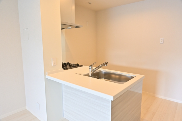 キッチンにおすすめ！機能性抜群の壁紙とは？