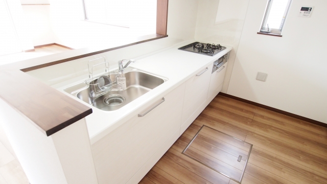 なるべく安い費用でキッチン全体をリフォームするには？