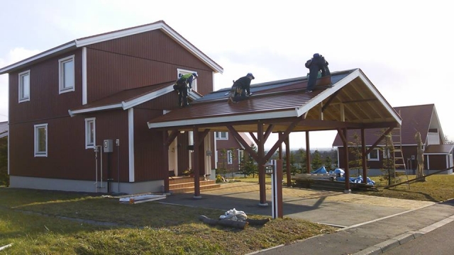 カーポートを家にくっつけるメリットは？