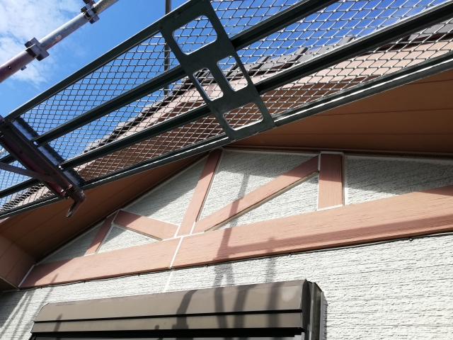 足場と外壁