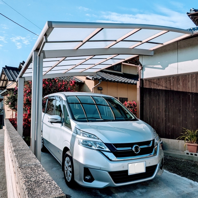 カーポートを家にくっつけたい！隙間なく設置する方法