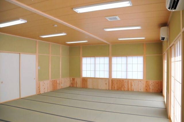 襖に貼れる壁紙でおしゃれにリフォームするコツ