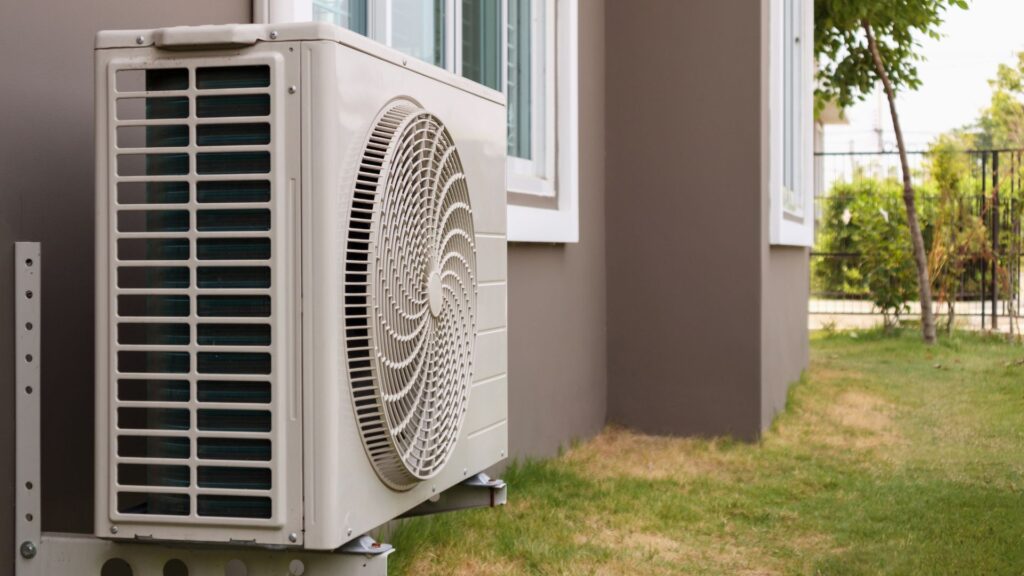 自分でエアコンクリーニングできる範囲  室外機