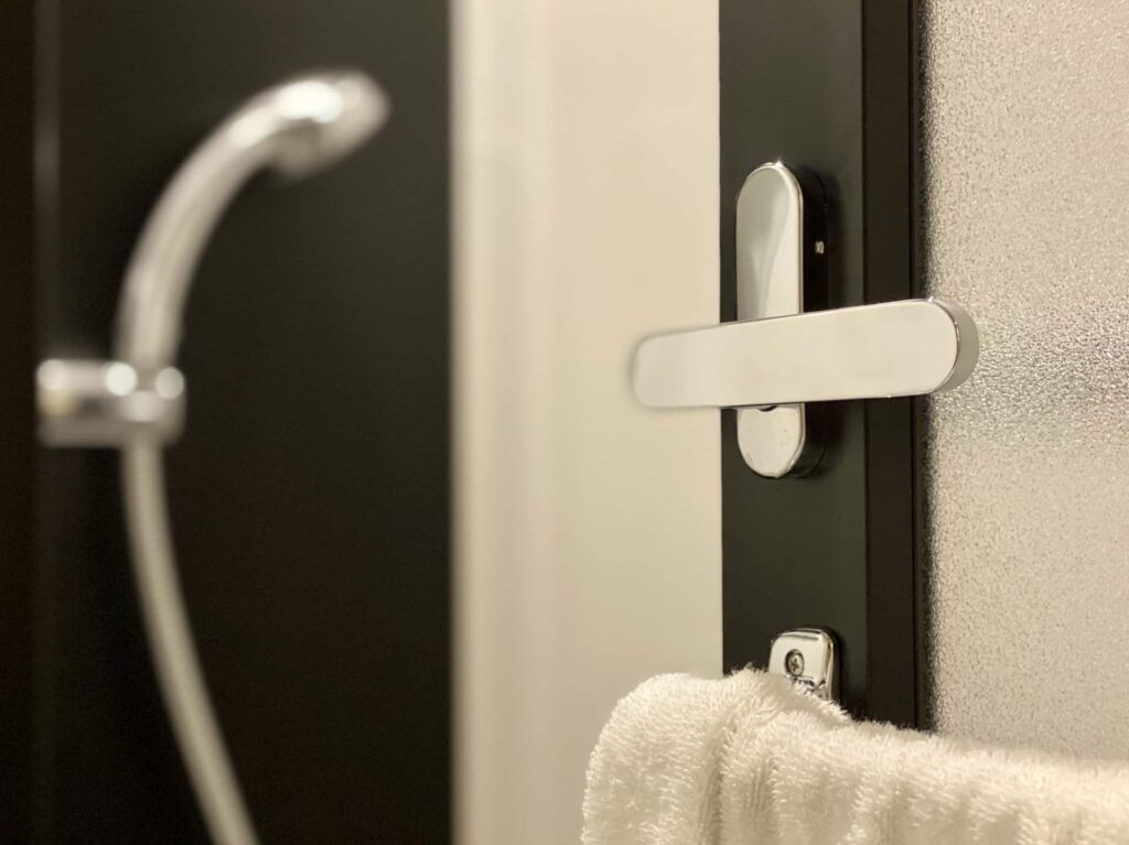 浴室のドアを交換・リフォームする方法