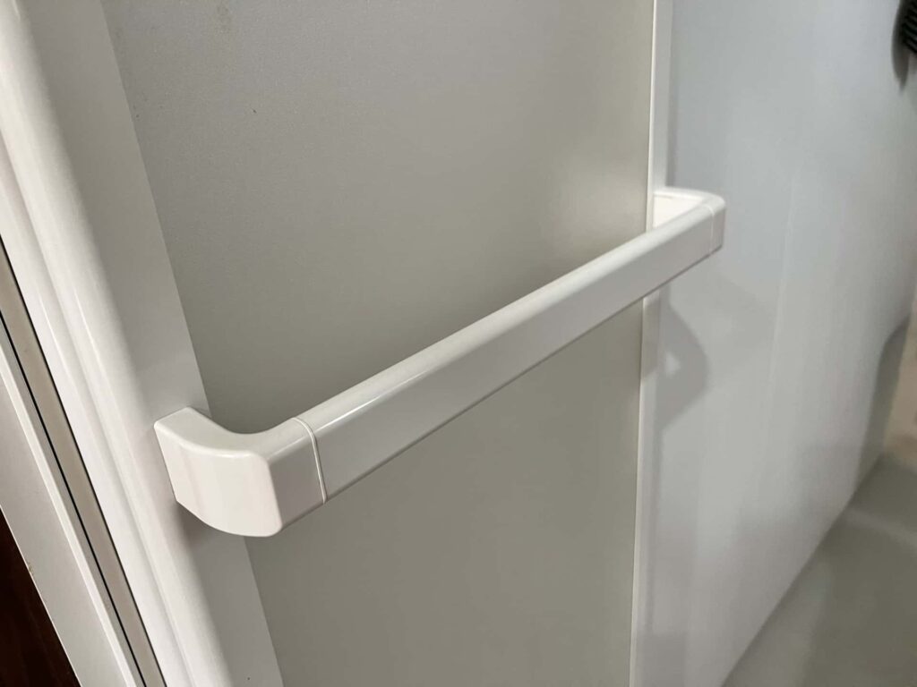 浴室のドアを交換・リフォームする費用相場