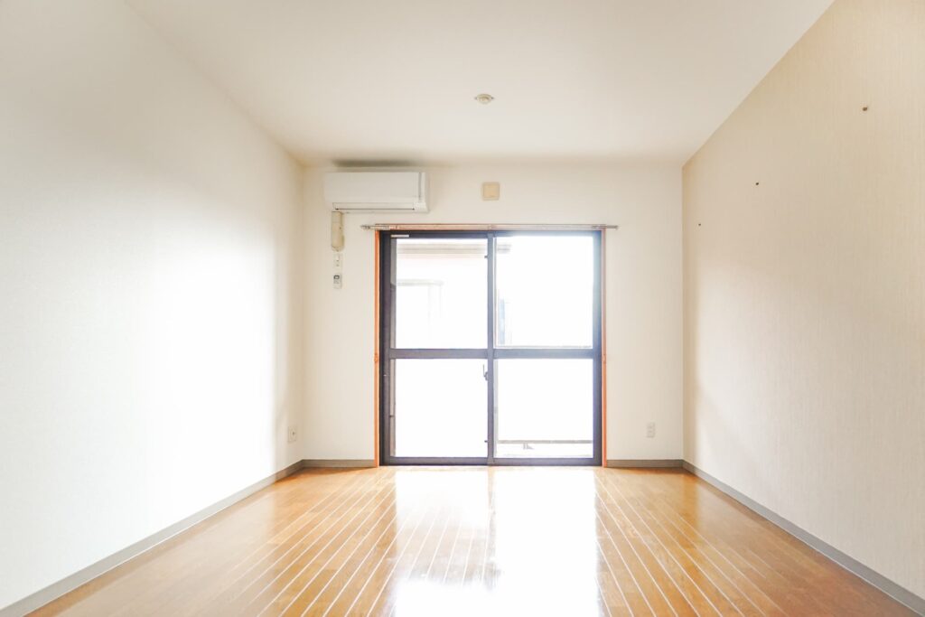 エアコン周りの壁紙を張り替えたい！取り外しの必要性は？