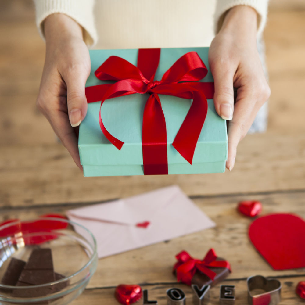 はい どうぞ は英語でなんて言う 微妙に違う使えるフレーズ7選 ゼヒトモ